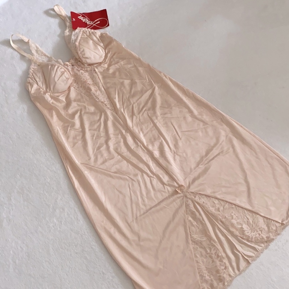 {VTG/NWT} Henson Kickernick | 70s Nylon Lace Underwire Bra Slip Dress 1865 (34C)